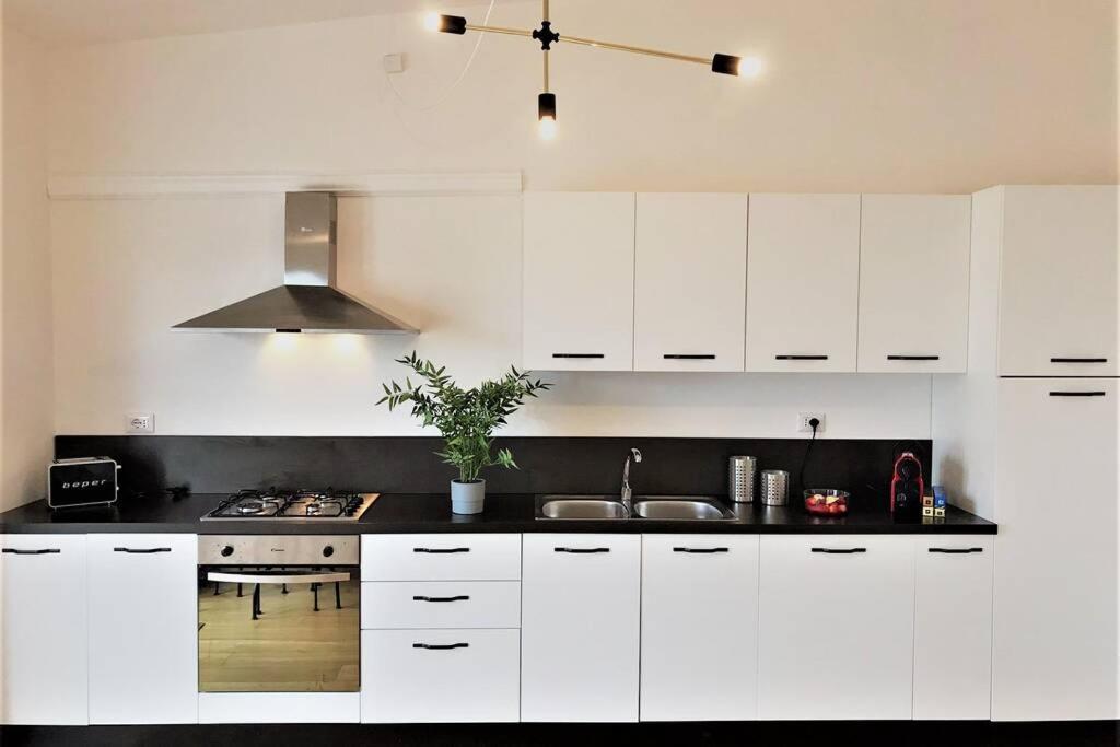 Luxus P4T Family 3 Bedroom With Pool, Tennis Court And Sauna Brindisi Kültér fotó