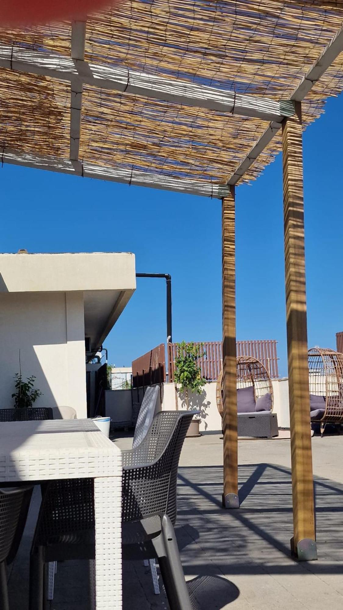 Luxus P4T Family 3 Bedroom With Pool, Tennis Court And Sauna Brindisi Kültér fotó
